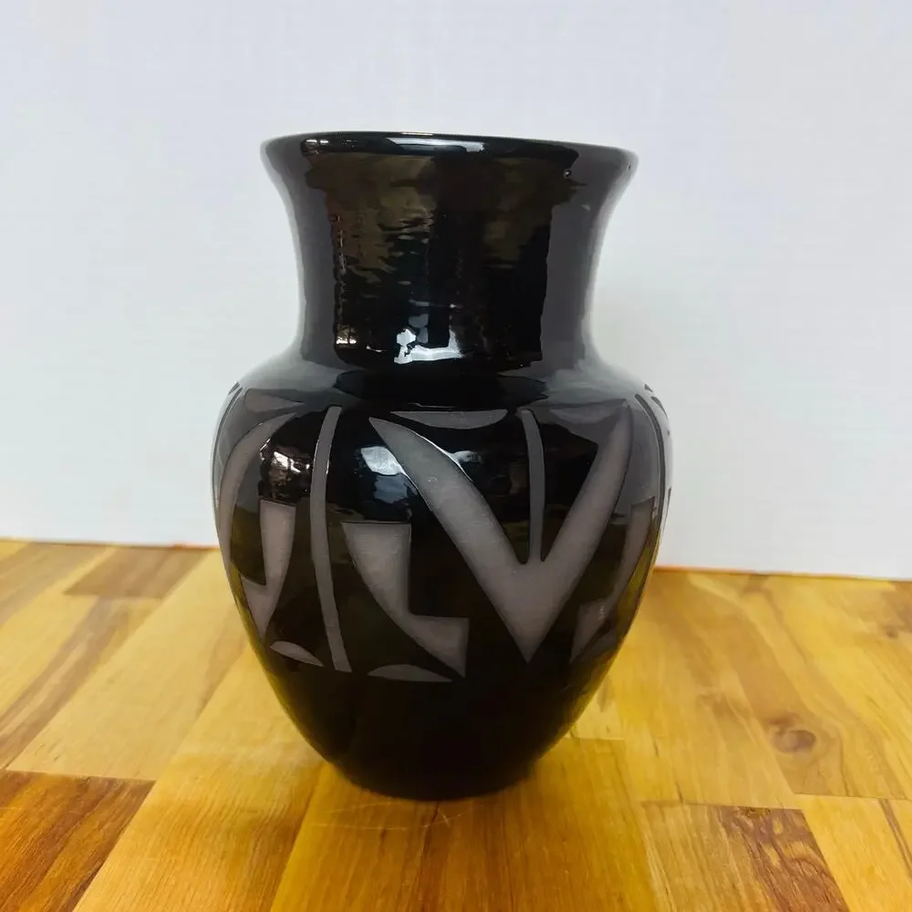 VTG R Diane Martinez Black Vase Handmade Native American Pottery Artist 1992
